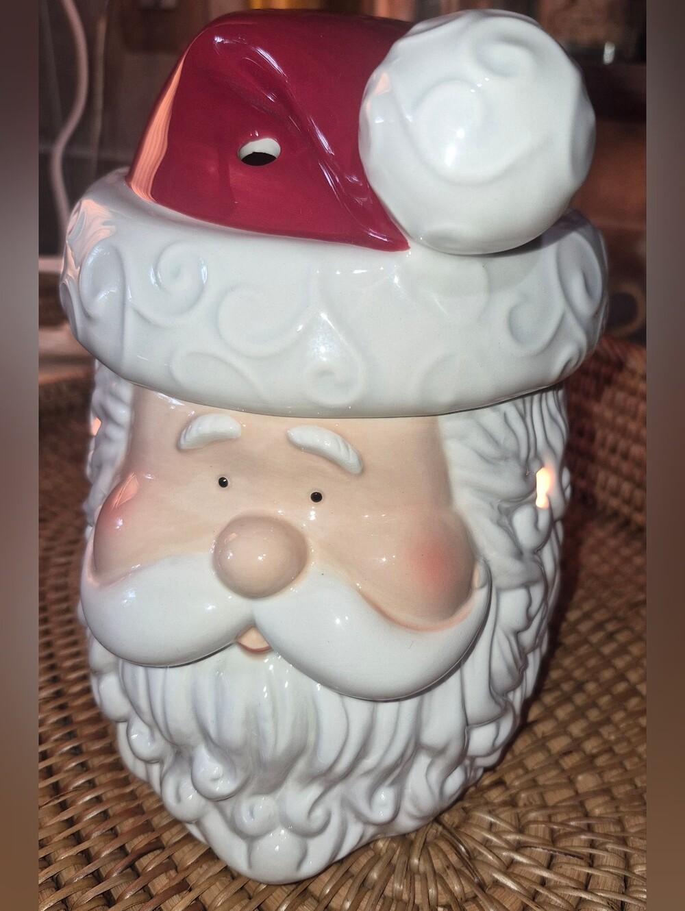 Scentsy Ceramic Santa Warmer in Red and White
